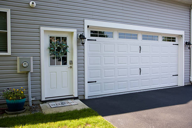 24/7 Emergency Garage Door Panel Replacement experts in Benewah County County, ID